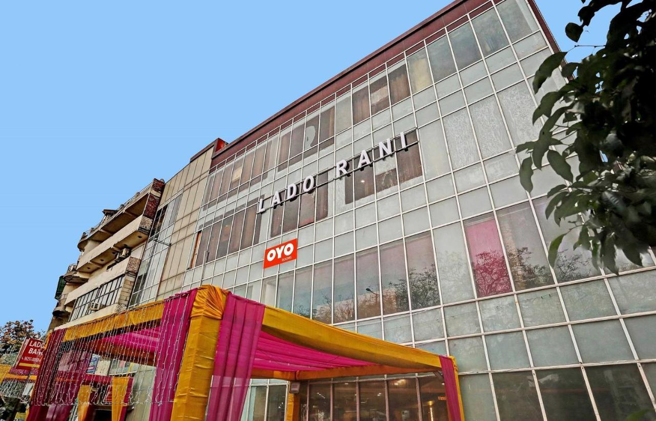 Oyo Flagship Red Near V3s Mall 3* New Delhi